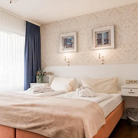 ホテル Parkhotel Weber-mueller 4*